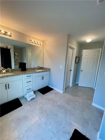 HUGE master bathroom