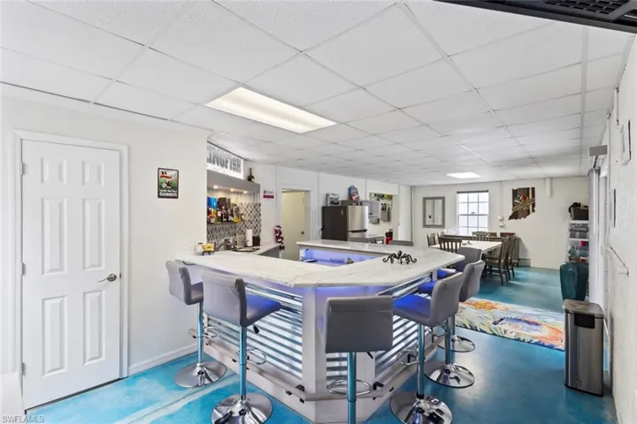 1st floor bonus space with a bar, just off the pool. Perfect for entertaining