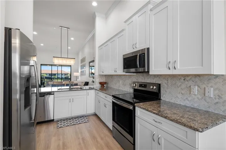 9366  Pocida  CT, Naples, FL 34119
