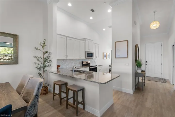 9366  Pocida  CT, Naples, FL 34119