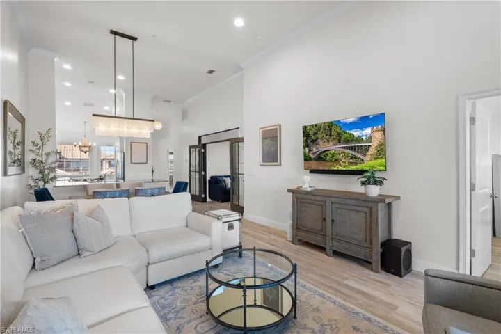 9366  Pocida  CT, Naples, FL 34119