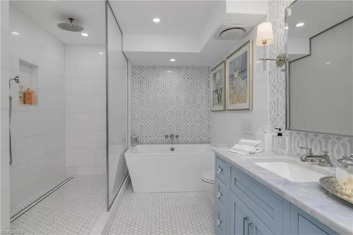 Dreamy soaking tub