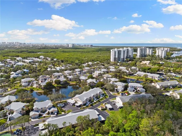 768  Wiggins Lake  DR, Naples, FL 34110