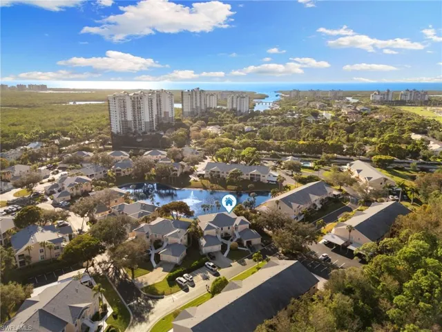 768  Wiggins Lake  DR, Naples, FL 34110