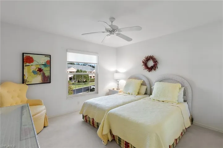 768  Wiggins Lake  DR, Naples, FL 34110