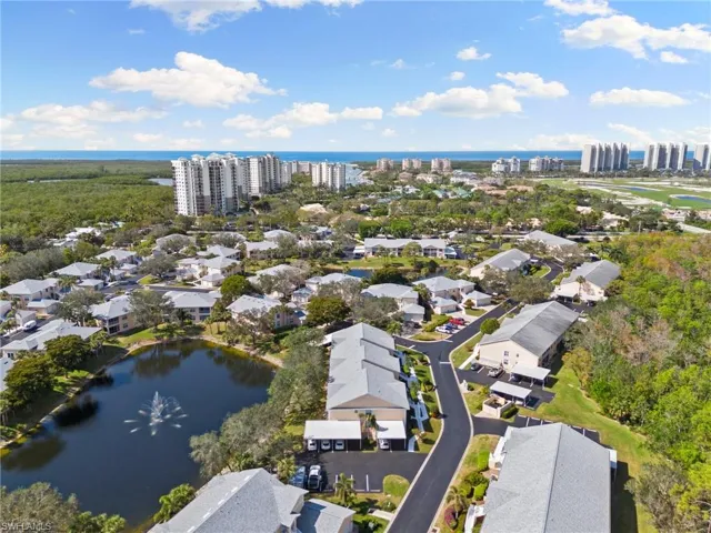 768  Wiggins Lake  DR, Naples, FL 34110