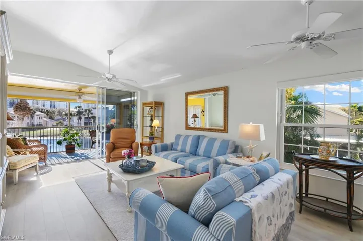 768  Wiggins Lake  DR, Naples, FL 34110