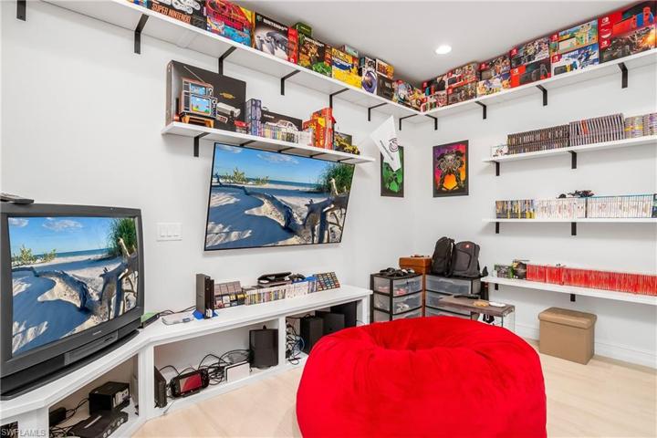STUDY / OPTIONAL DINING ROOM