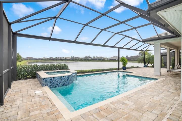 POOL AND SPA / FULL VIEW SCREENS