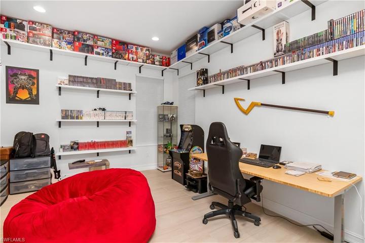 STUDY / OPTIONAL DINING ROOM