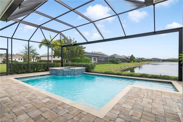 POOL AND SPA / FULL VIEW SCREENS