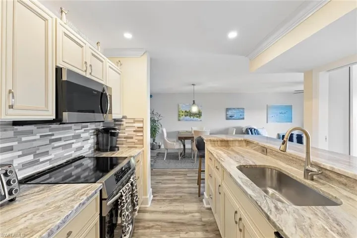 555 Park Shore Dr B513, Naples, Florida 34103