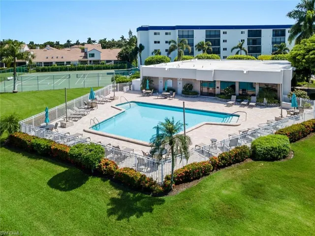555 Park Shore Dr B513, Naples, Florida 34103