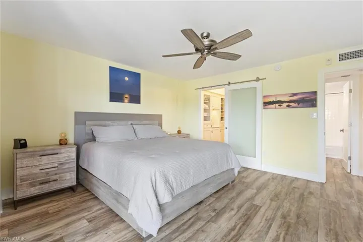 555 Park Shore Dr B513, Naples, Florida 34103