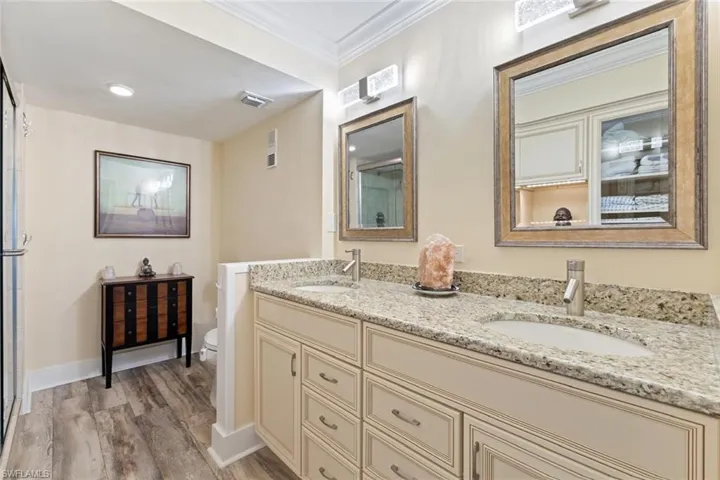 555 Park Shore Dr B513, Naples, Florida 34103