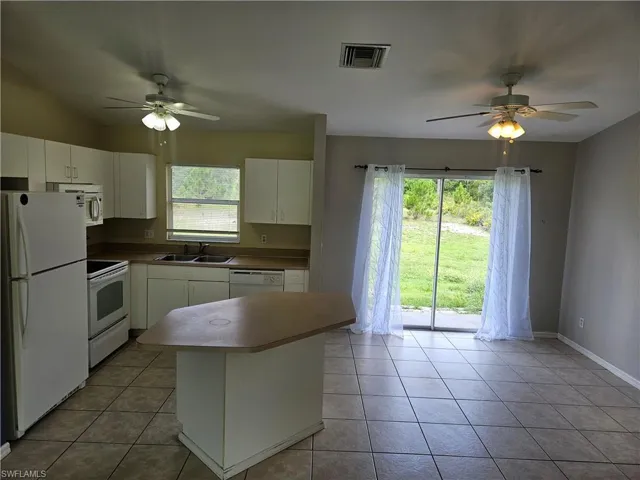 1703 Hibiscus Ave, Lehigh Acres, Florida 33972