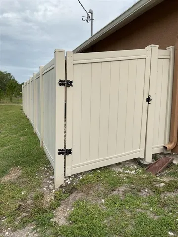 1703 Hibiscus Ave, Lehigh Acres, Florida 33972