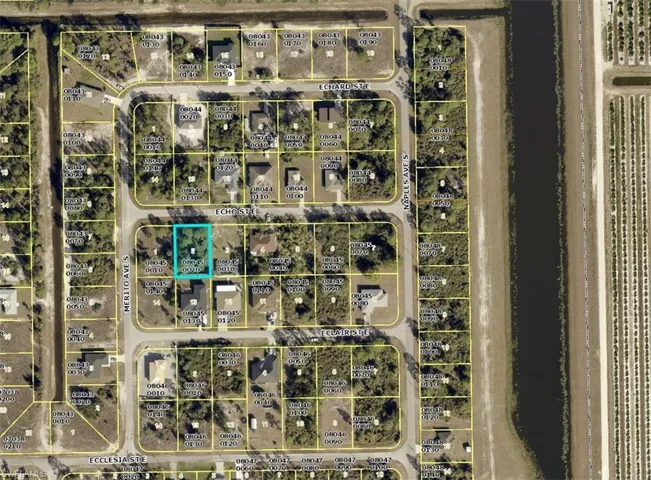 1242 Echo St E, Lehigh Acres, Florida 33974