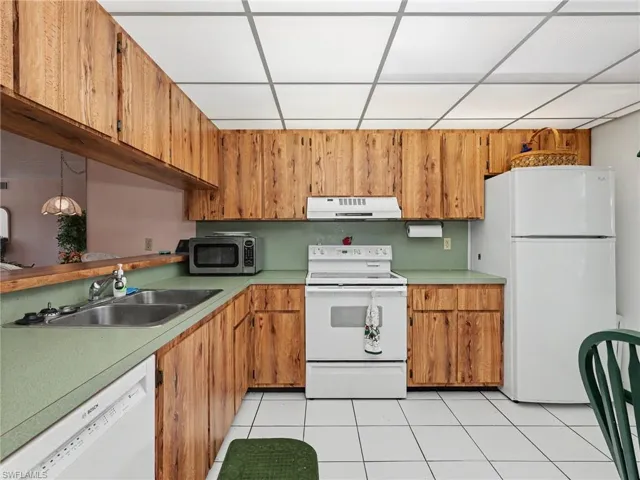 3816 Snowflake Ln 1303, Naples, Florida 34112