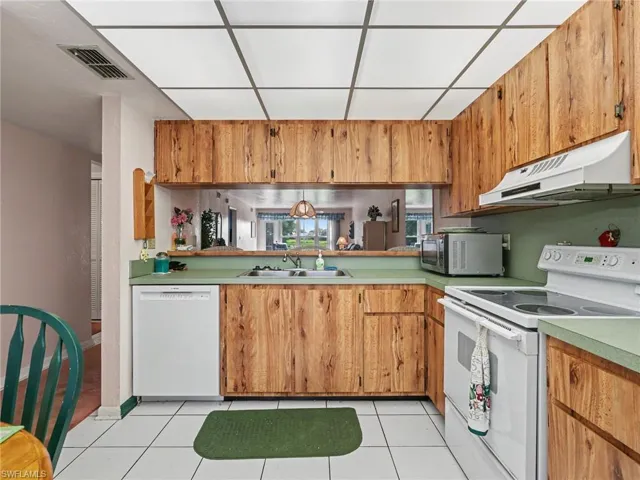 3816 Snowflake Ln 1303, Naples, Florida 34112