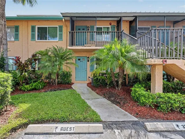 3816 Snowflake Ln 1303, Naples, Florida 34112