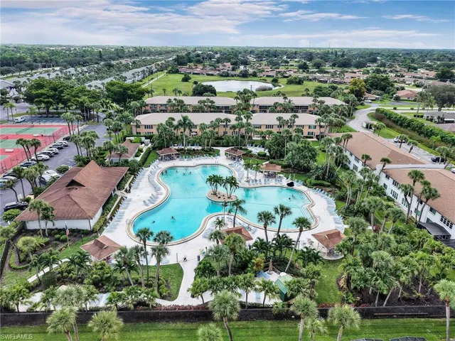 3816 Snowflake Ln 1303, Naples, Florida 34112