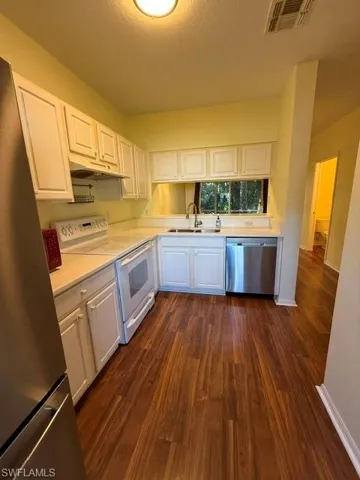 8271 Pacific Beach Dr, Fort Myers, Florida 33966
