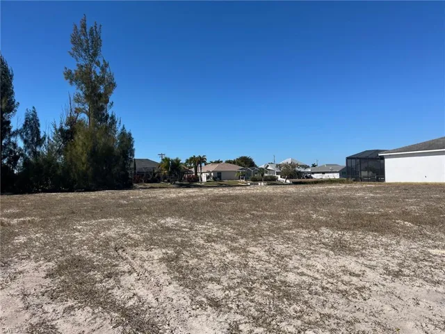3748 SW 11th  PL, Cape Coral, FL 33914