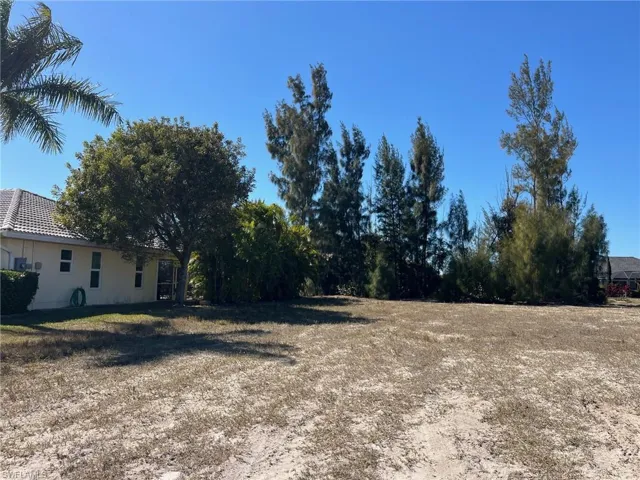 3748 SW 11th  PL, Cape Coral, FL 33914