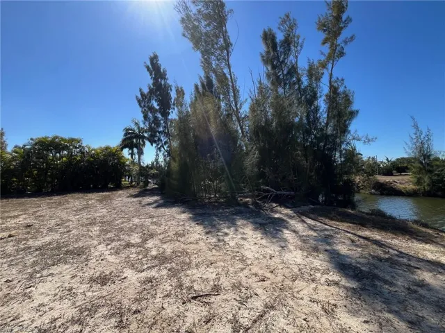 3748 SW 11th  PL, Cape Coral, FL 33914