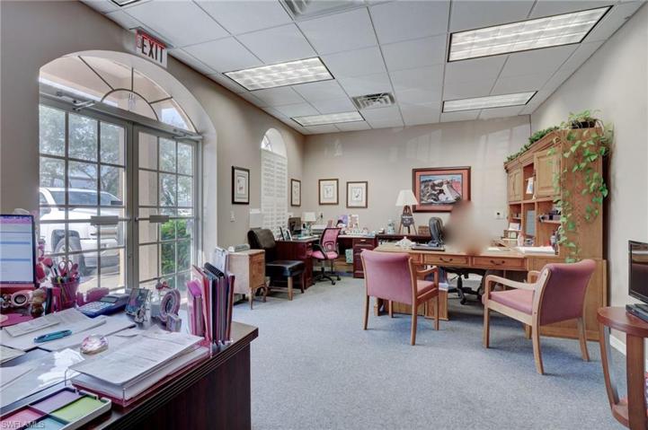 Office area of Unit # 6 unit represents typical buildouts throughout the building.