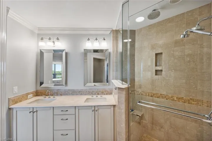 9123  Strada  PL, Naples, FL 34108
