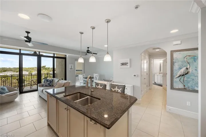 9123  Strada  PL, Naples, FL 34108