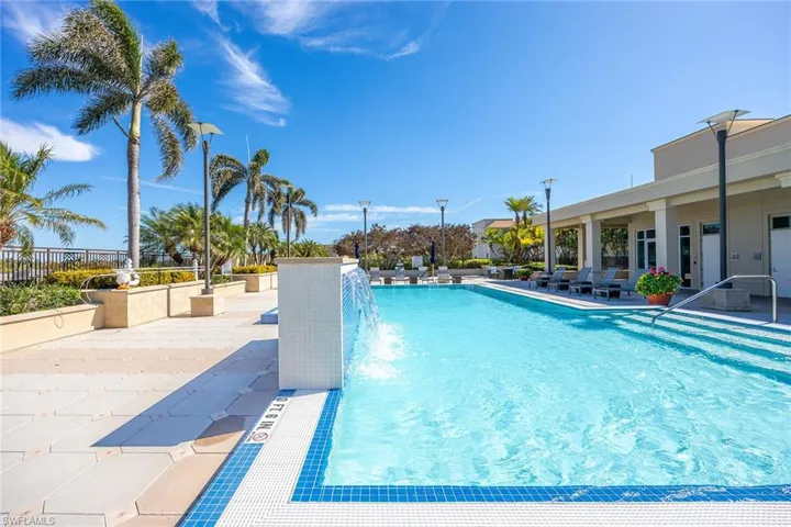 9123  Strada  PL, Naples, FL 34108