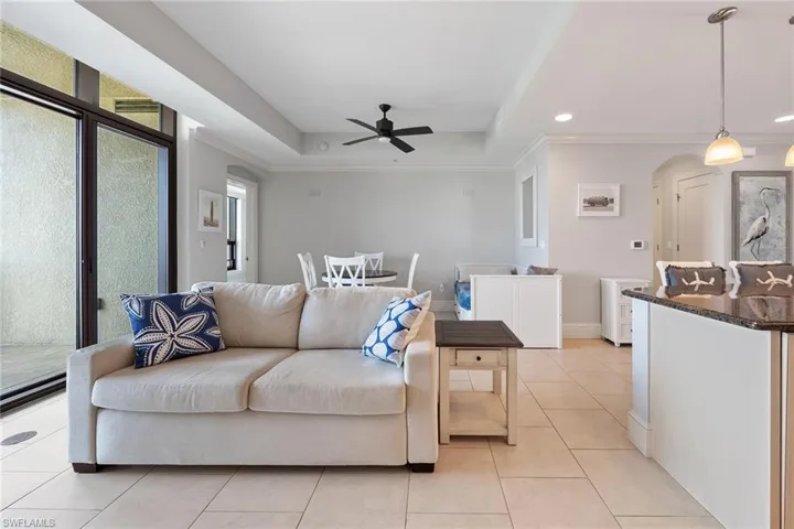 9123  Strada  PL, Naples, FL 34108