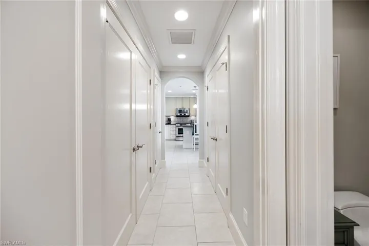 9123  Strada  PL, Naples, FL 34108