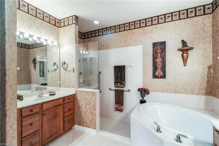 4660  Winged Foot  CT, Naples, FL 34112