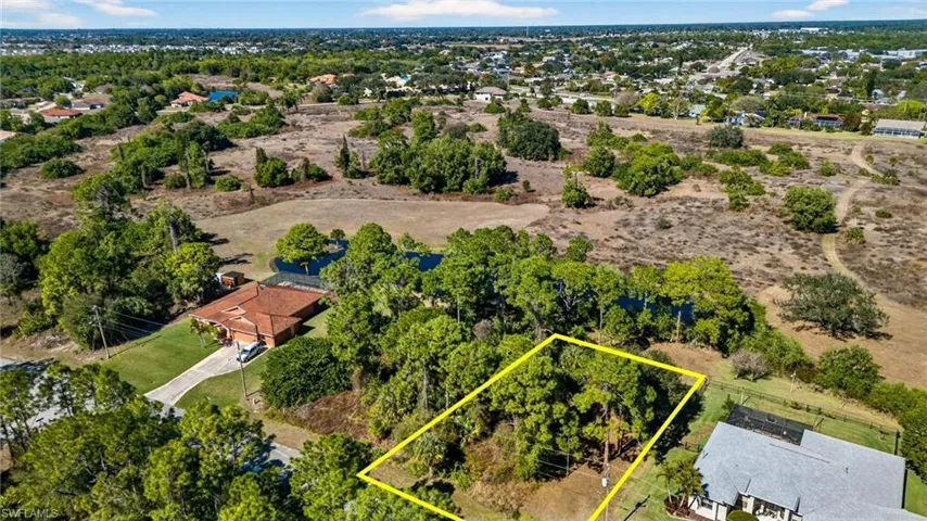 Aerial view of property's location featuring property boundaries highlighted