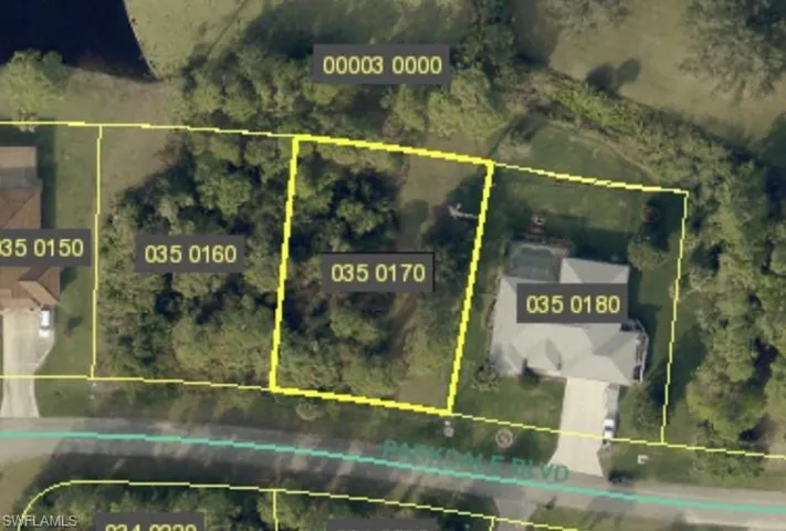 Aerial map of property and surrounding area