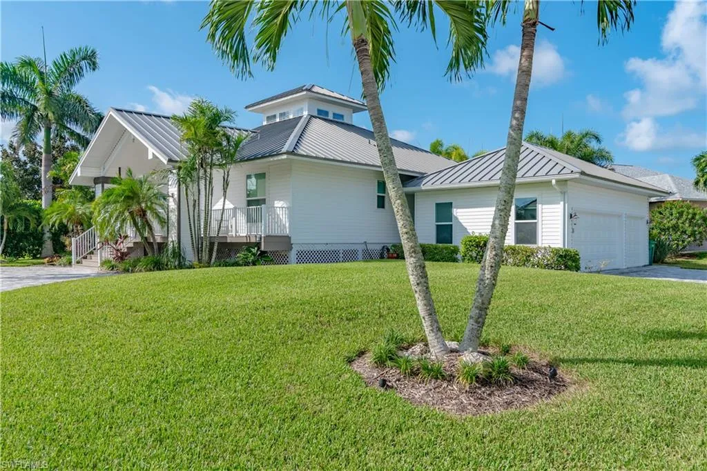 90 Seas CT, Marco Island, FL 34145,224104193
