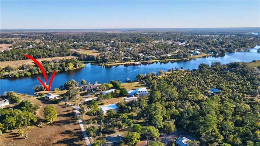 Beautiful river frontage!