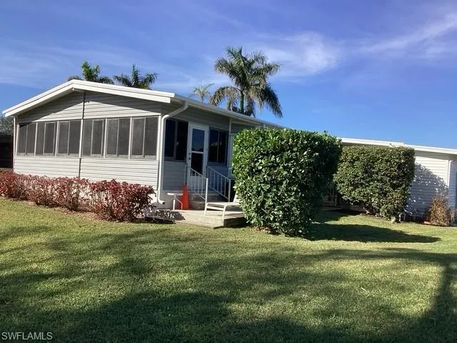 225  Belle Isle  CIR, Naples, FL 34112