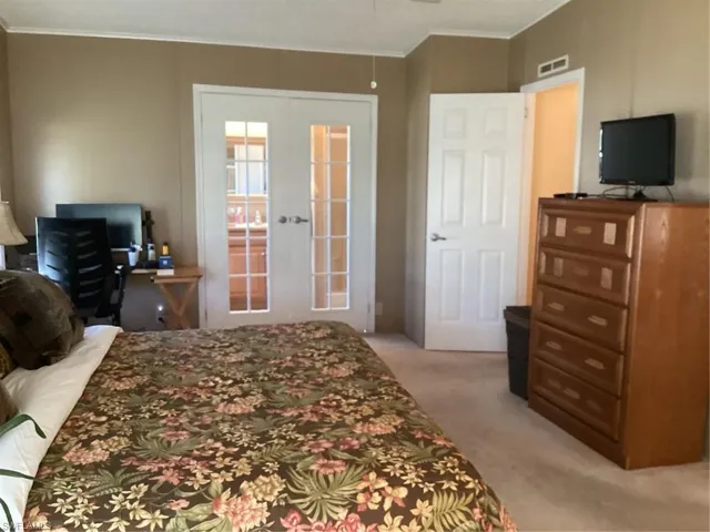 225  Belle Isle  CIR, Naples, FL 34112