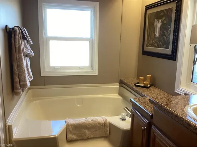 225  Belle Isle  CIR, Naples, FL 34112