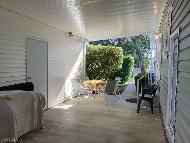 225  Belle Isle  CIR, Naples, FL 34112