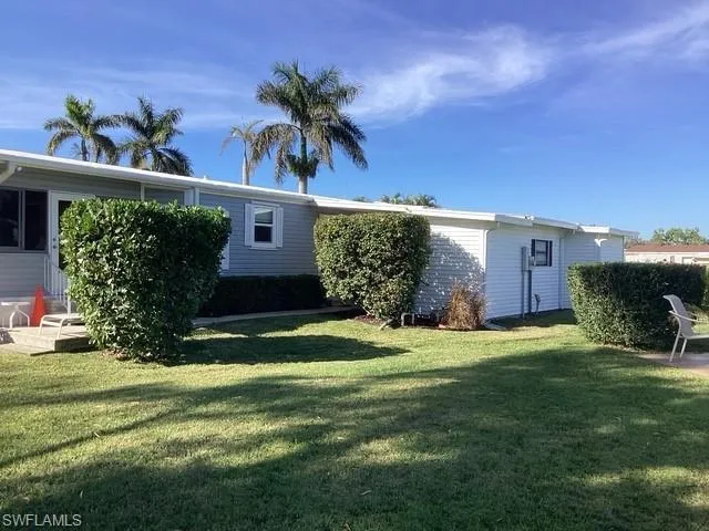 225  Belle Isle  CIR, Naples, FL 34112