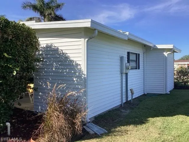 225  Belle Isle  CIR, Naples, FL 34112