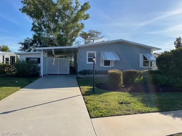 225  Belle Isle  CIR, Naples, FL 34112