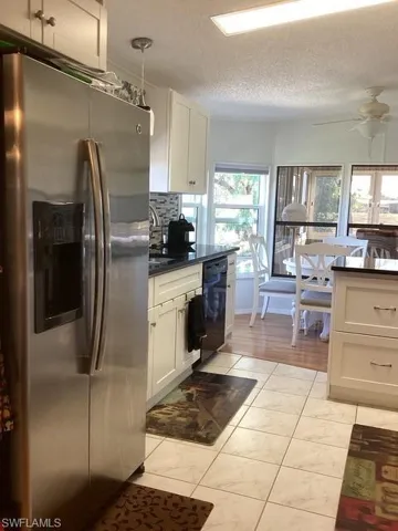 225  Belle Isle  CIR, Naples, FL 34112