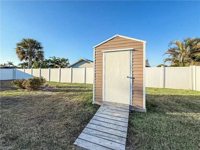 1907 Se 6th Ter, Cape Coral, Florida 33990